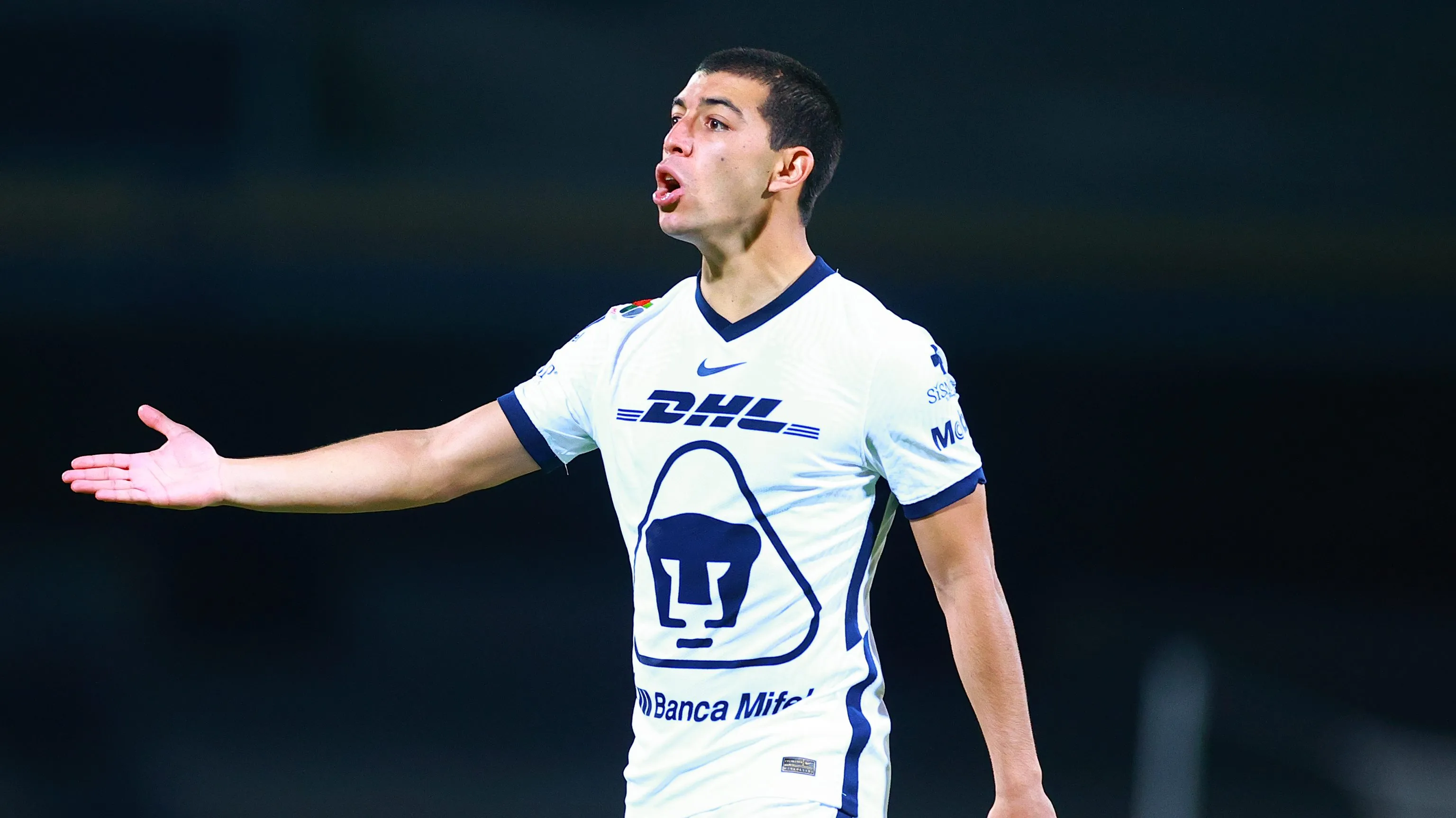 Pumas recibirá dinero por Erik Lira [Foto: Getty]