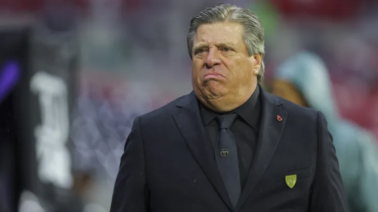 Miguel Herrera se pelea con aficionado y pide su salida del Estadio Banorte
