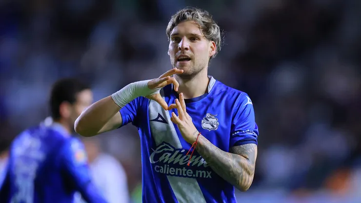 Emiliano Gómez no sale de titular en la visita.