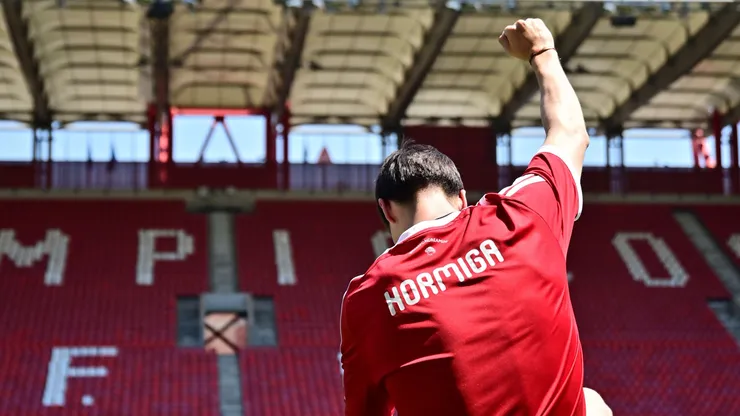 Cuándo debuta Hormiga González en la Copa de Grecia