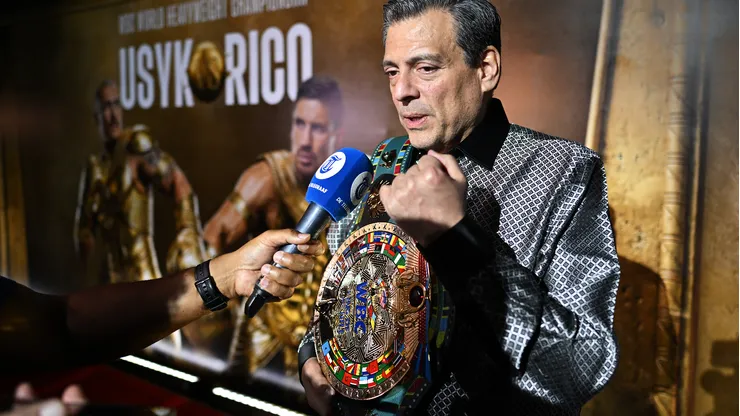 Mauricio Sulaimán se refirió a la posibilidad de que Canelo Álvarez pelee en el Estadio Azteca.