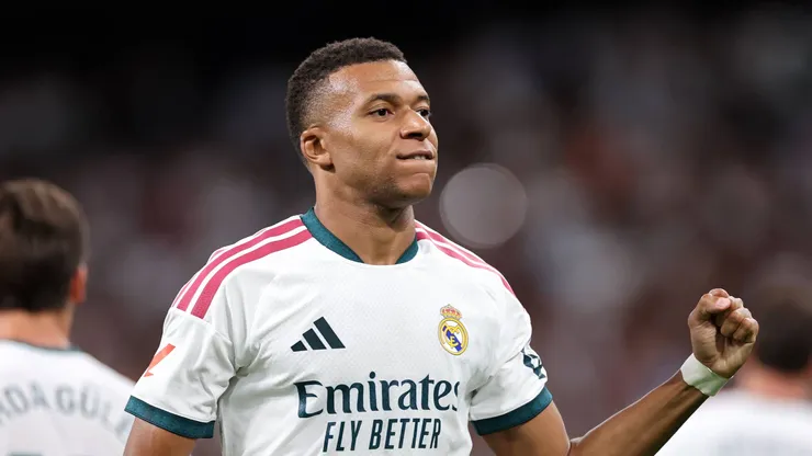Kylian Mbappé juega con Real Madrid ante Betis