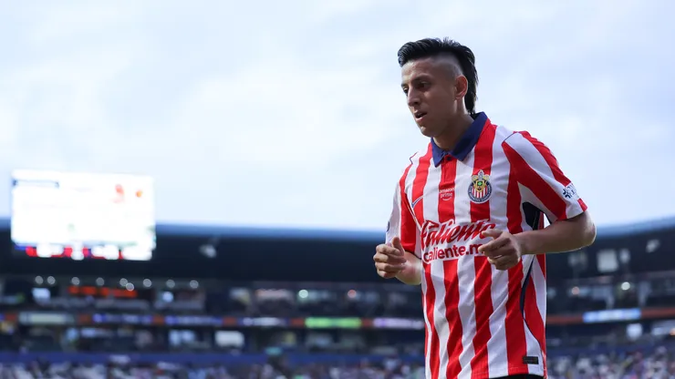 Chivas no quiere desprenderse del Piojo Alvarado.