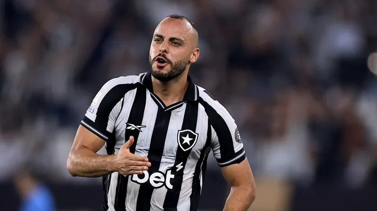 Tigres se interesa en Arthur Cabral.