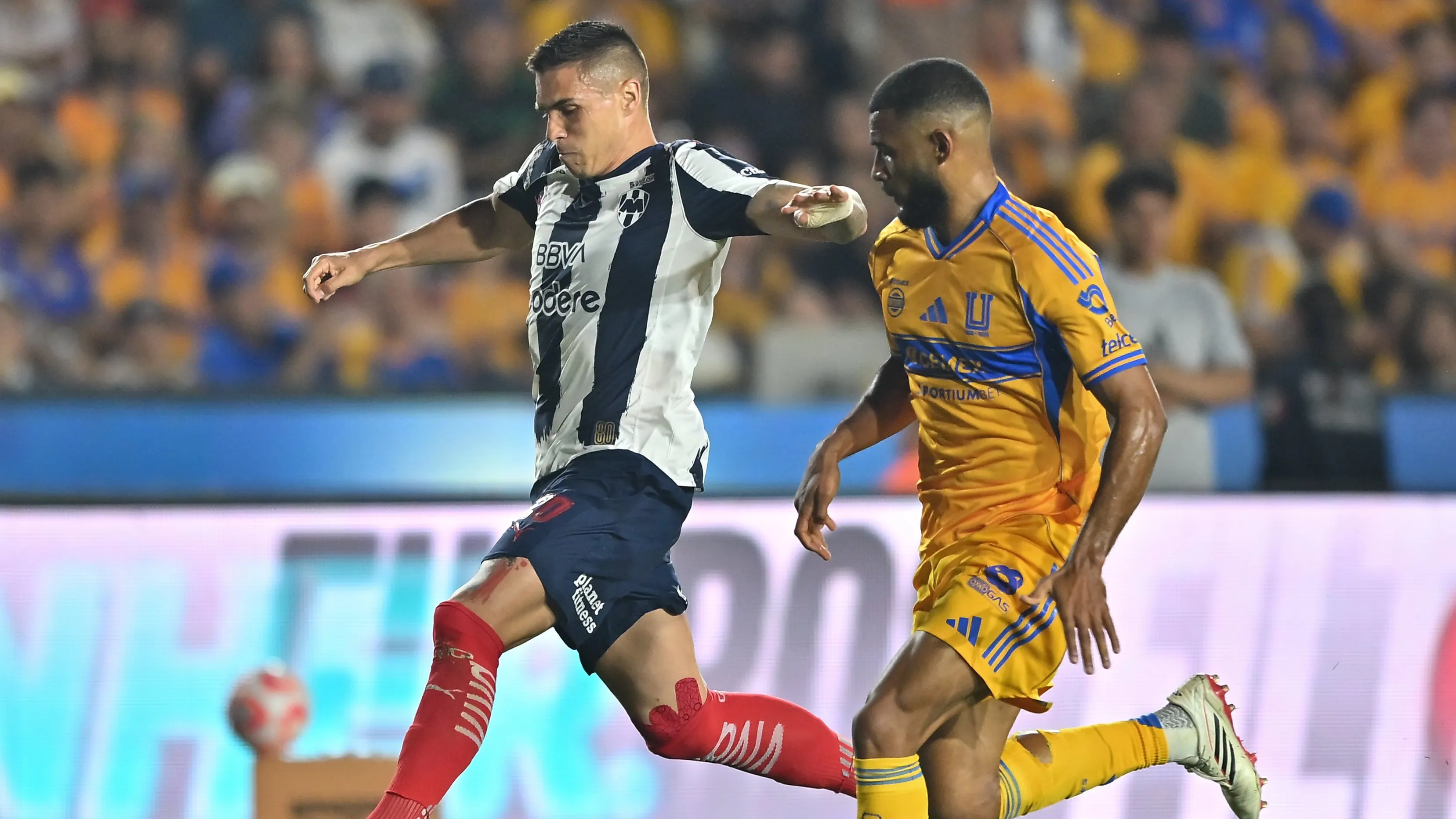 Rayados recibe a Tigres en el Gigante de Acero [Foto: Getty]