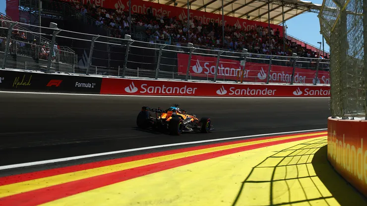 Oscar Piastri girando en el Circuito de Madring