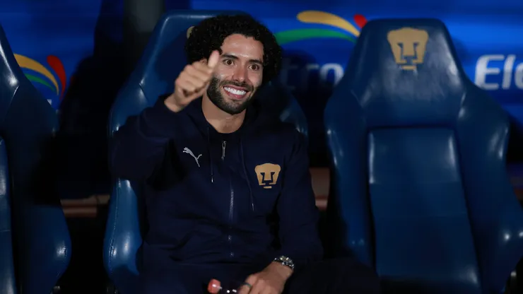 ¿Juega el Chino Huerta el Chivas vs Pumas?