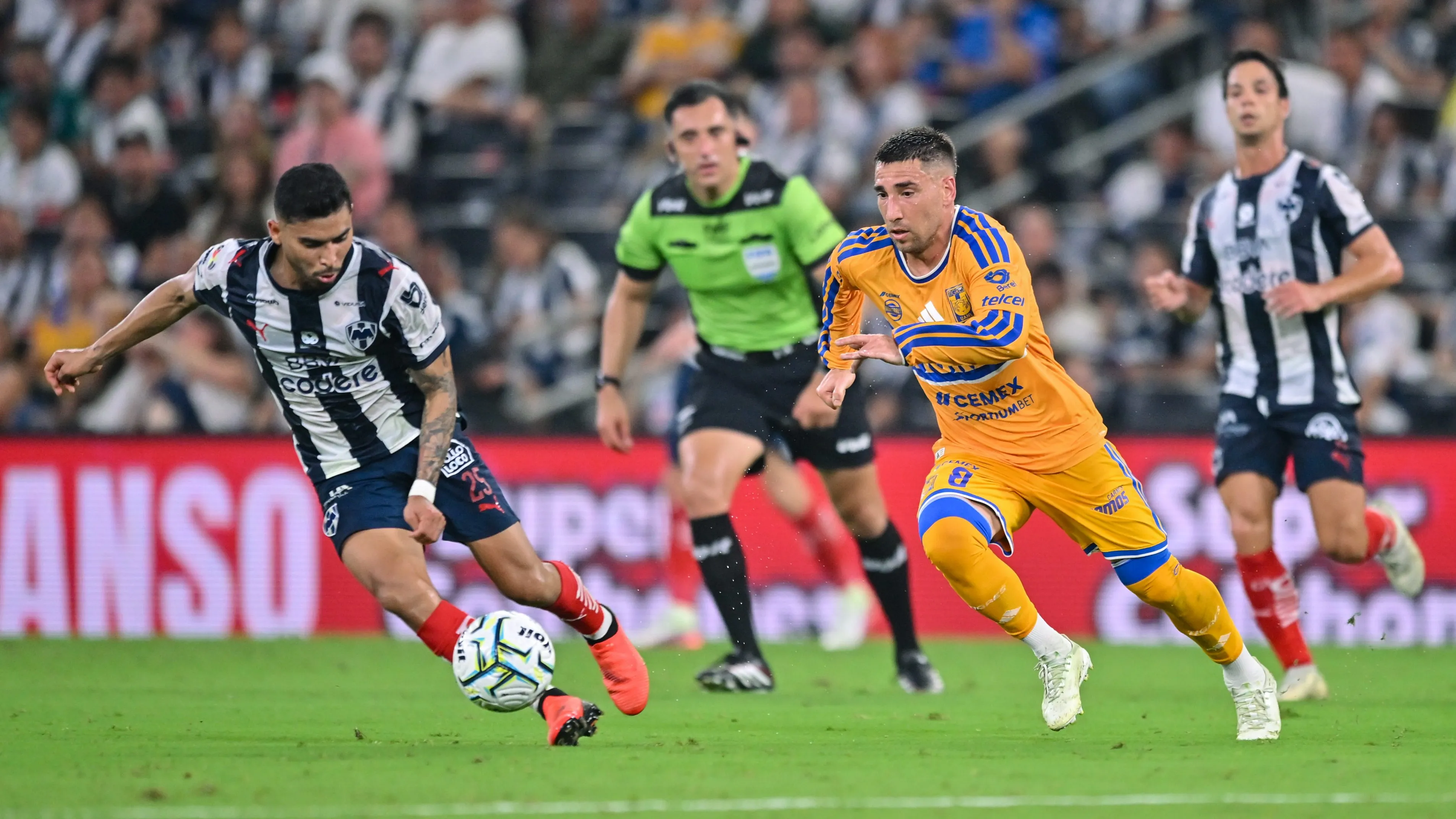 Rayados y Tigres no pasaron del empate [Foto: Getty]