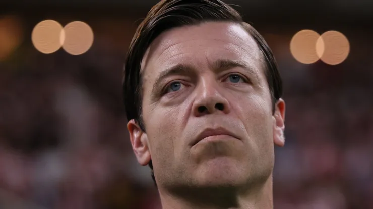 Esteban Solari en la cuerda floja por el nivel de su equipo.