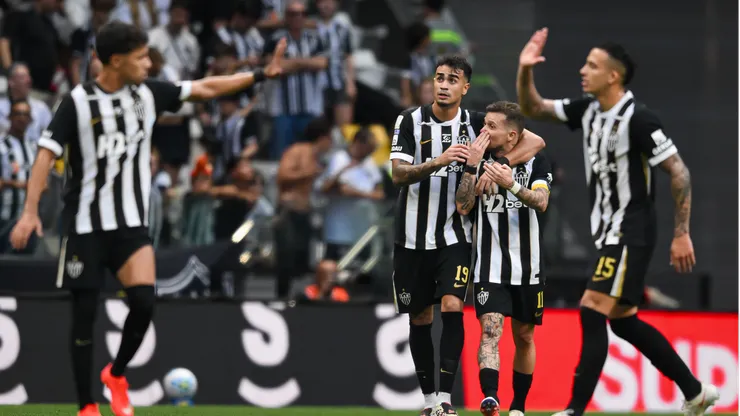 Atlético Mineiro buscará remontar la serie ante Santos.