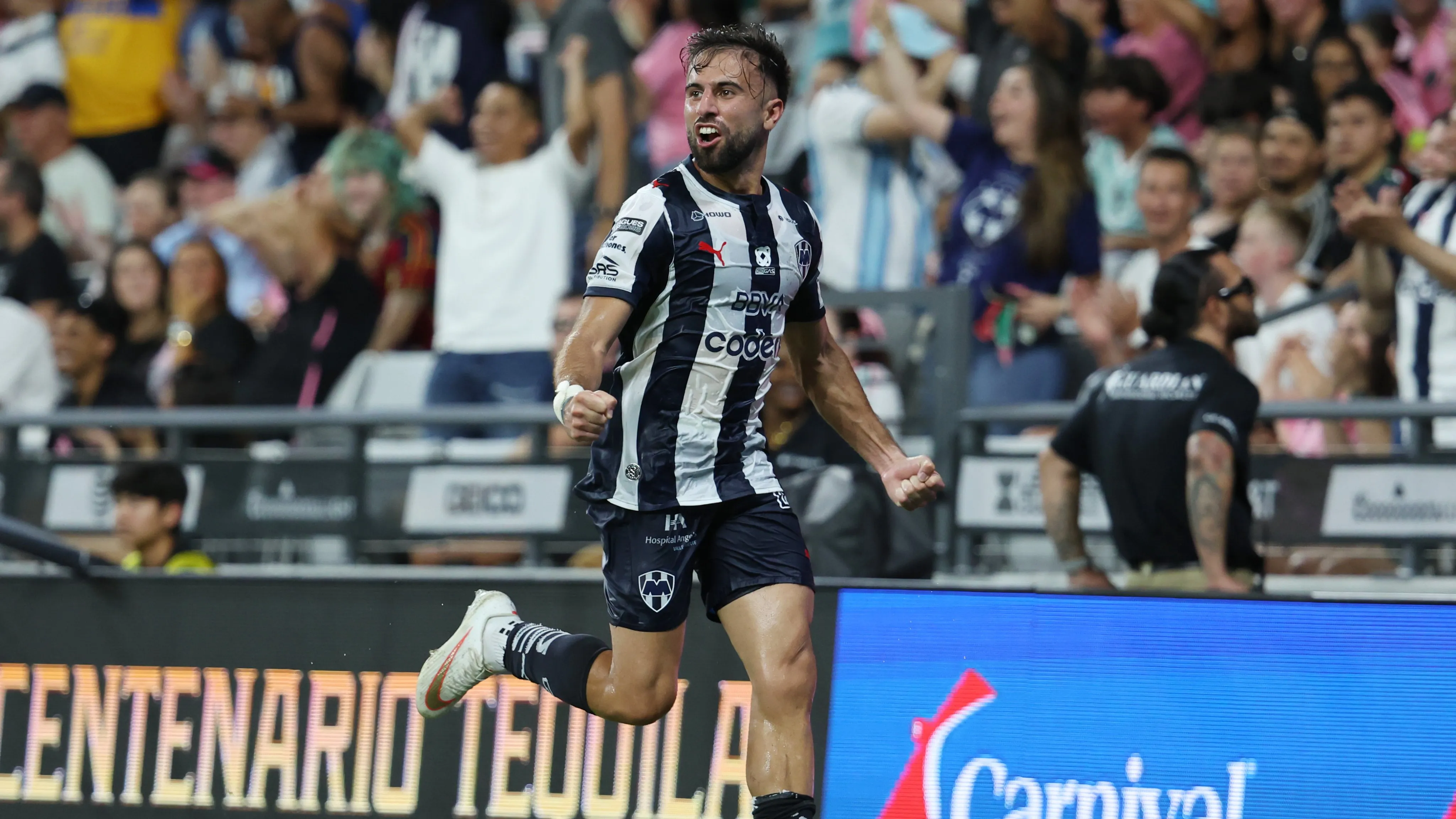 Rayados no tendrá a Rossi disponible hoy [Foto: Getty]