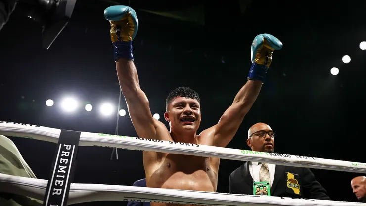 Isaac Cruz mantiene su título de campeón del mundo.