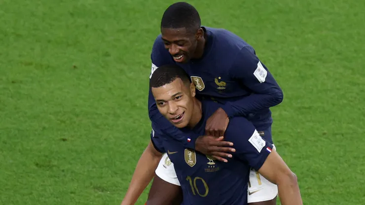 Kylian Mbappé y Ousmane Dembele celebrando con Francia.
