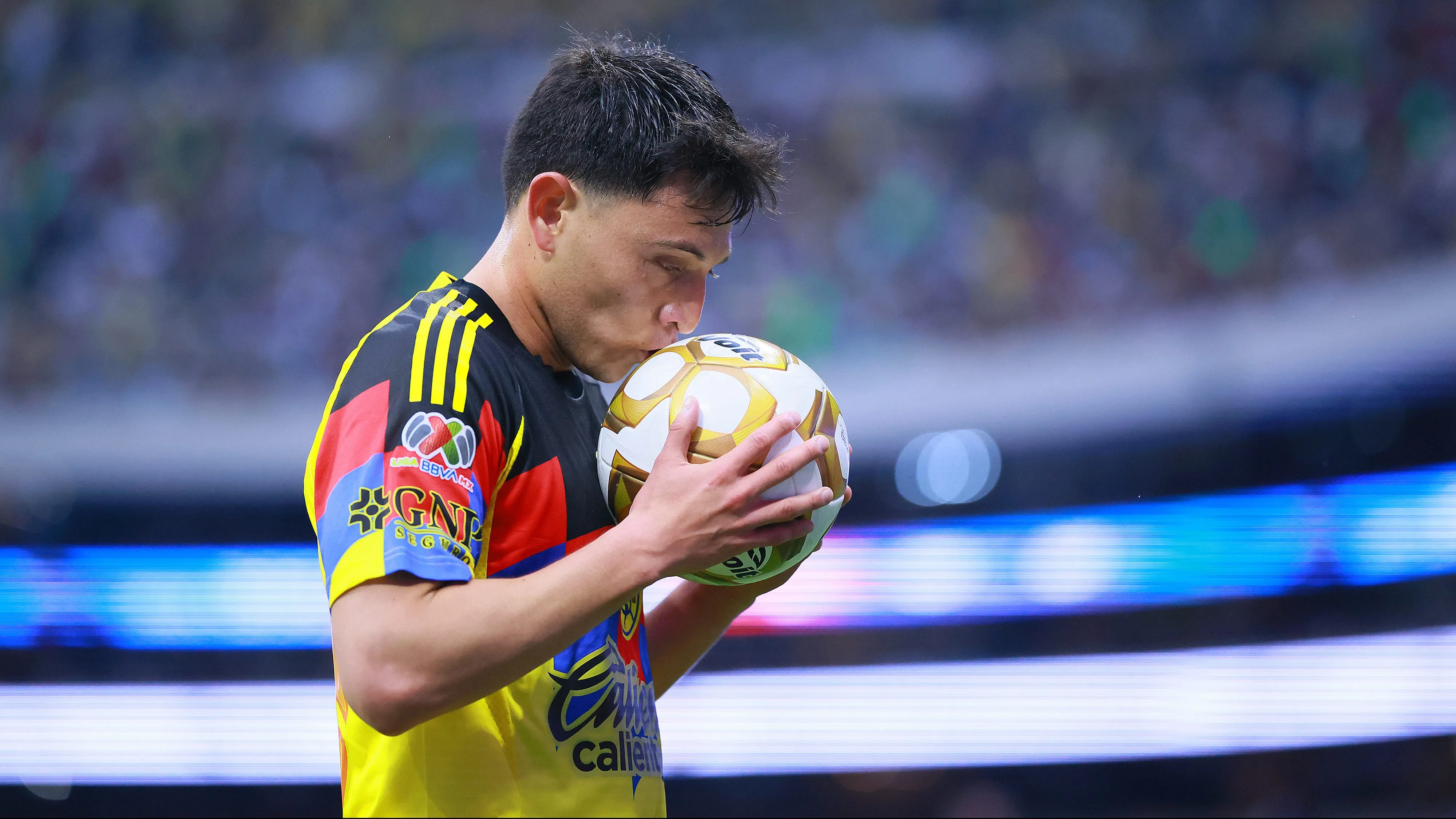 Alexis Gutiérrez corre de atrás en el América [Foto: Getty]