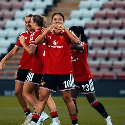 El primer gol de Rebeca Bernal con el Manchester United
