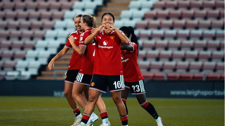 El primer gol de Rebeca Bernal con el Manchester United