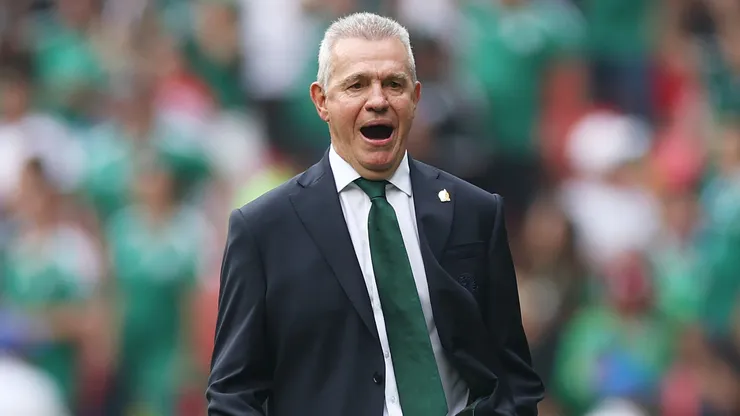 Javier Aguirre fue contratado para ser el salvador del Valencia.