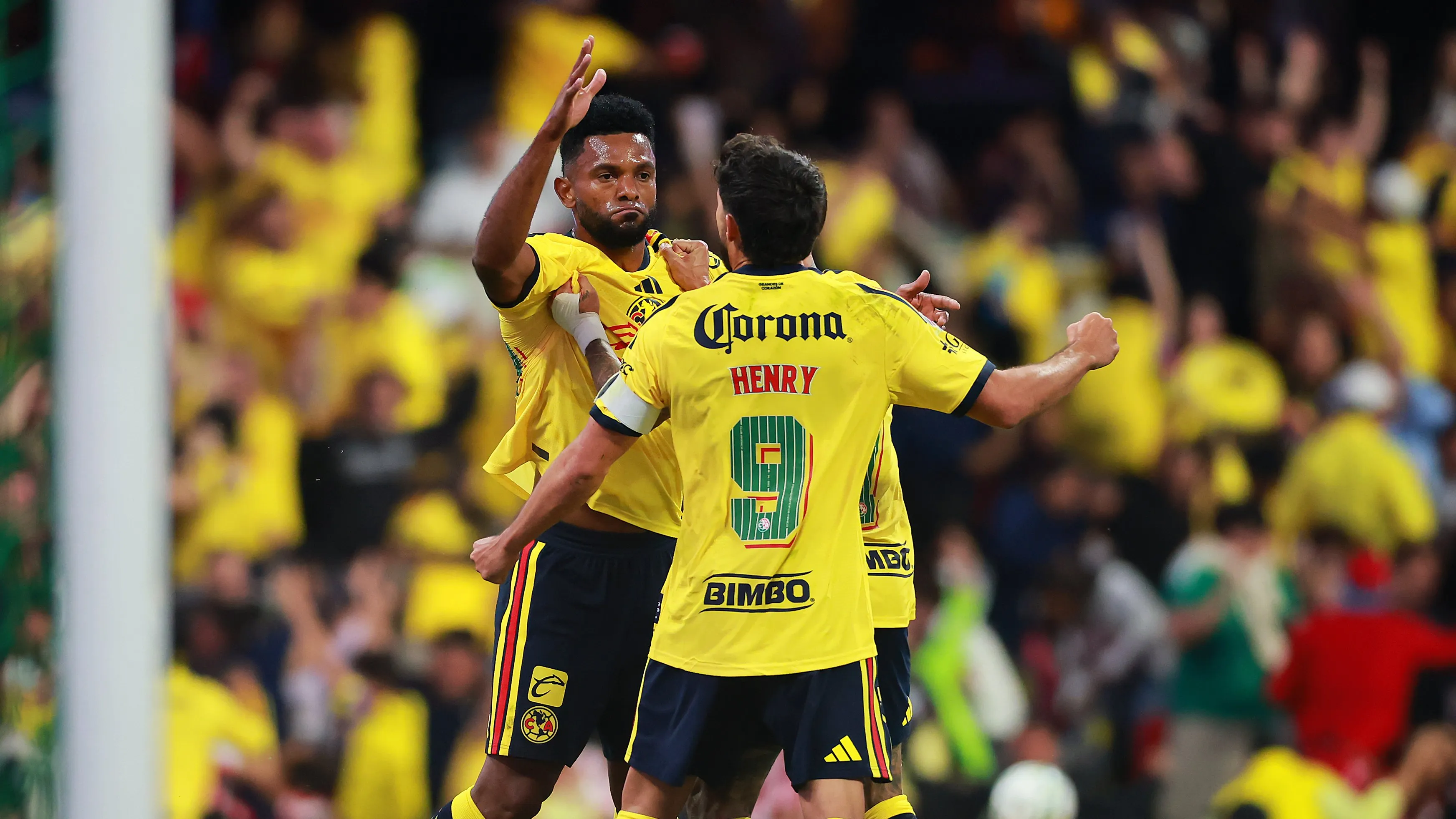 Se vienen cambios en el once del América [foto: Getty]