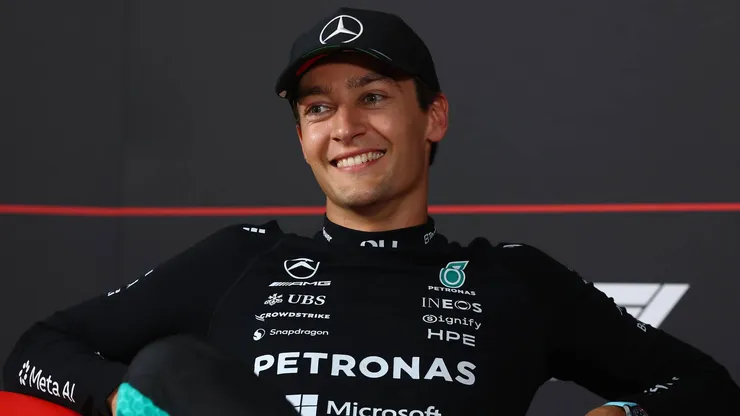 George Russell se quedó con la pole en Bakú