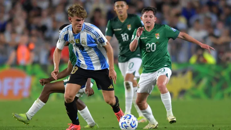 Nico Paz, titular en Argentina-Bolivia.