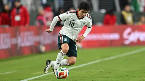 ¿Gilberto Mora se baja para el México vs Chile?