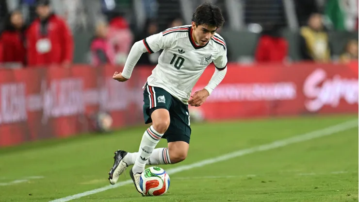 ¿Gilberto Mora se baja para el México vs Chile?