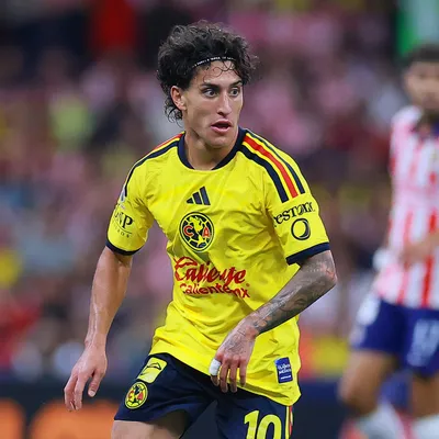 Alejandro Zendejas provoca grosero penal para Chivas