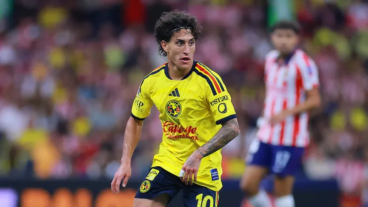 Alejandro Zendejas provoca grosero penal para Chivas