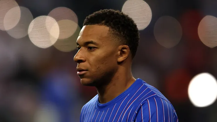 Kylian Mbappé no juega con Francia ante Bélgica