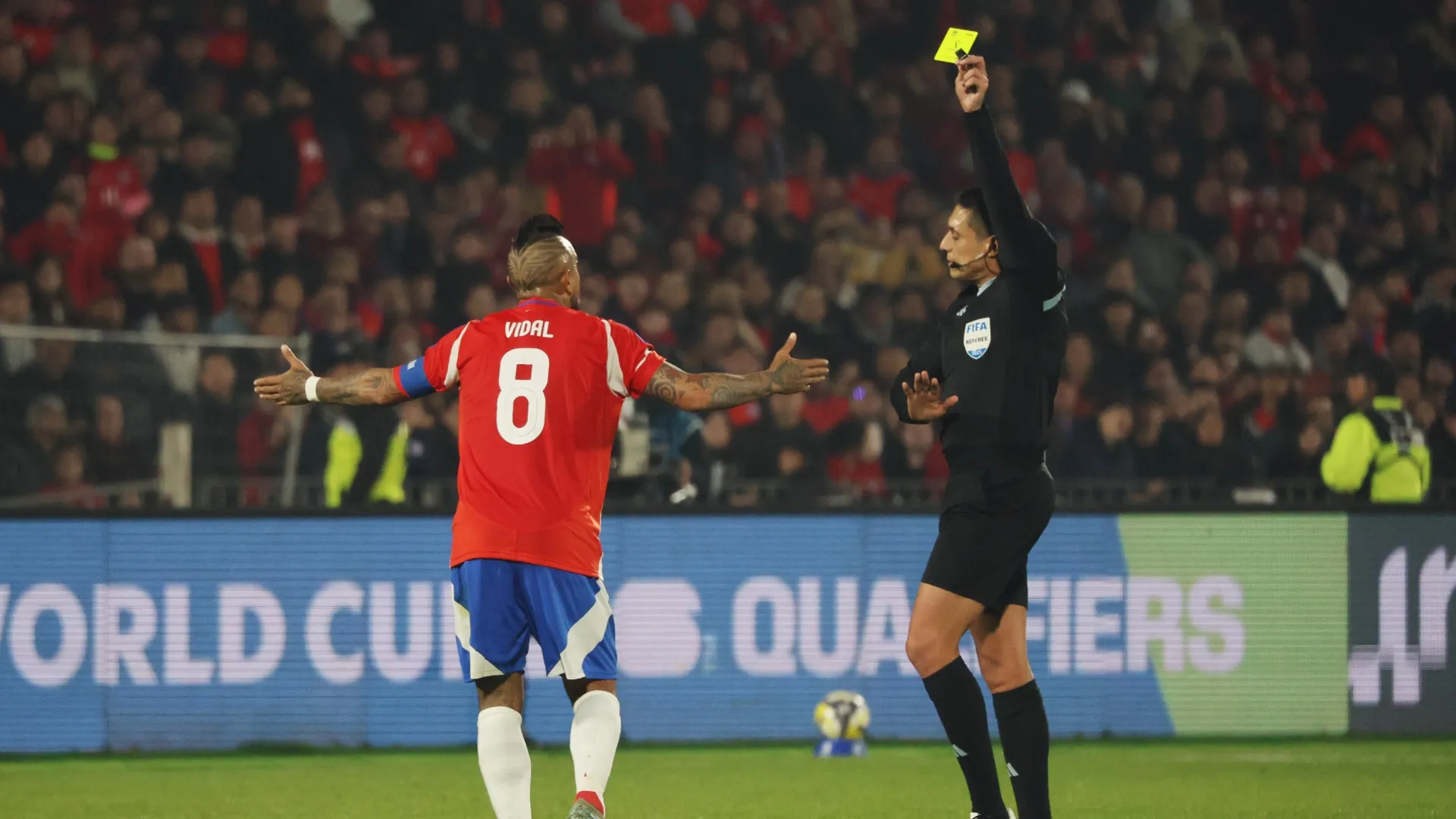 Arturo Vidal fue amonestado en el partido contra Argentina.