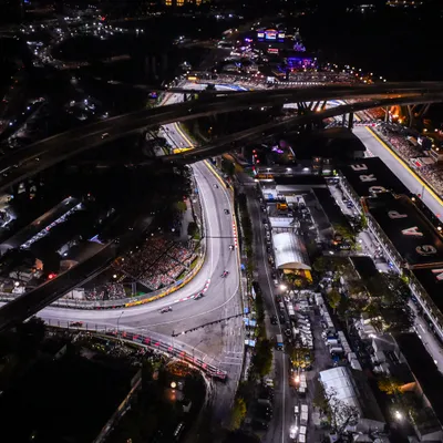 ¿Por qué el Gran Premio de Singapur 2026 en Marina Bay se corre de noche?
