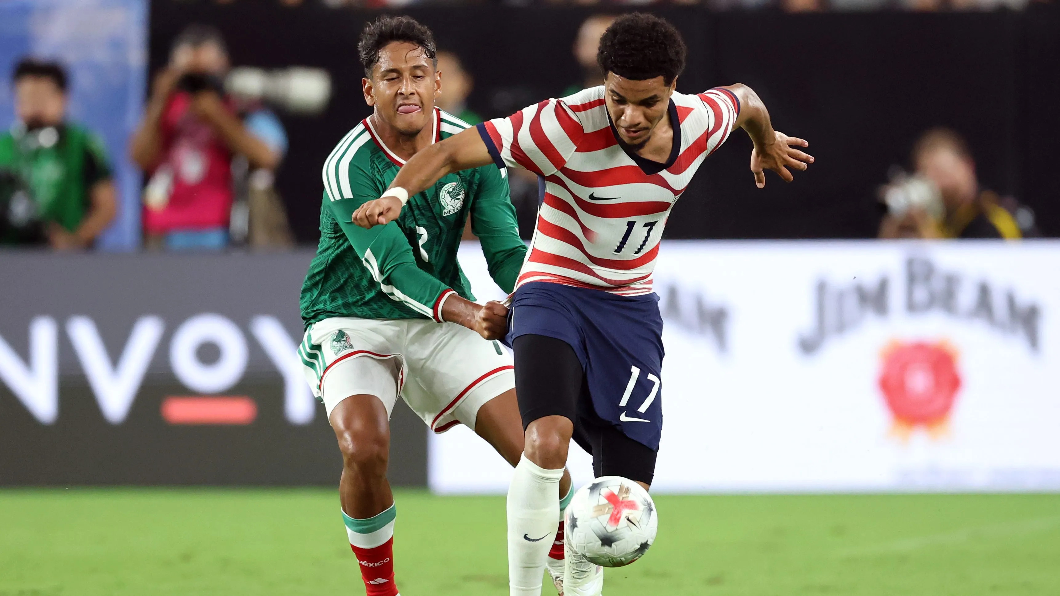 Luis Romo se lesionó jugando para México [Foto: Getty]