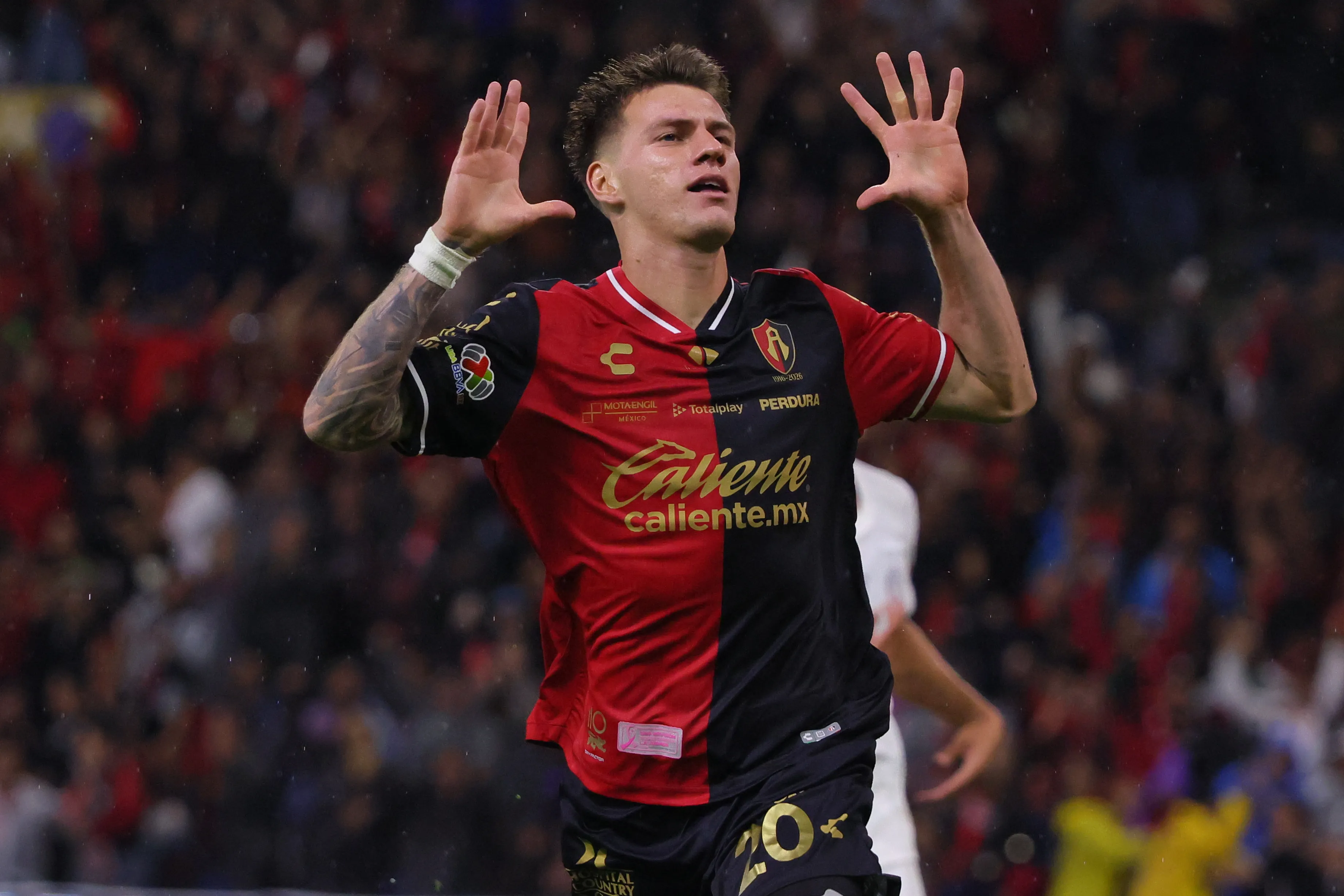 Kevin Zenón convirtió el gol de Atlas ante Chivas (Getty Images)