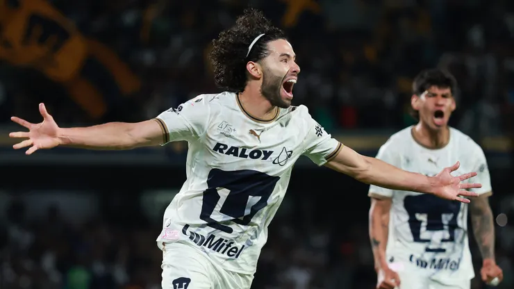 El golazo del Chino Huerta con Pumas
