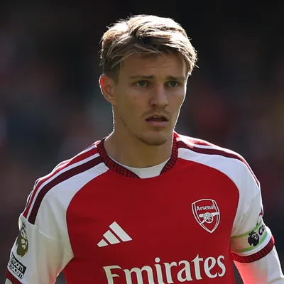 ¿Por qué no juega Martin Odegaard en Arsenal vs. Lille?