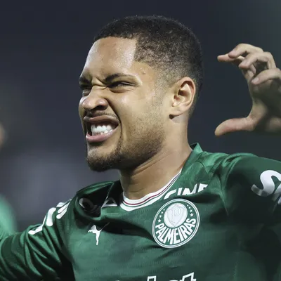¿Por qué no juega Vitor Roque en Fluminense vs. Palmeiras por la Copa Libertadores 2026?