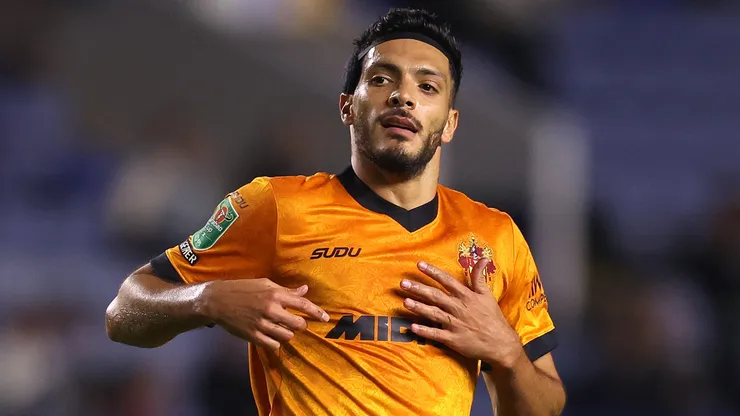 El Wolves de Inglaterra confirmó el tratamiento que recibirá Raúl Jiménez.