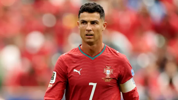 Cristiano Ronaldo fue acusado por el exseleccionador inglés de ser beneficiado para el Mundial pasado.