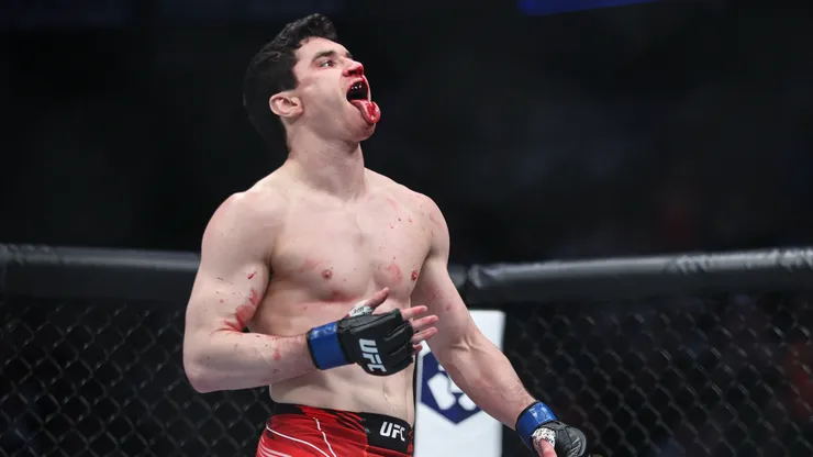 Mike Mallot sigue escalando en el ranking de la UFC.