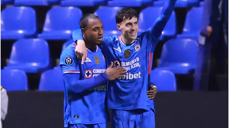 Cruz Azul no alinea a Ditta y Paradela.