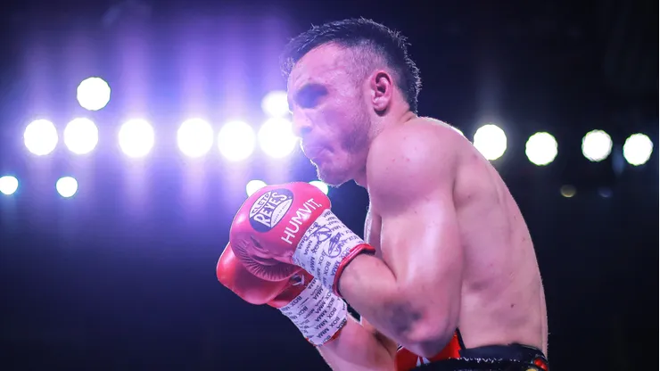 Omar Chávez va por Canelo Álvarez en el final de su carrera.