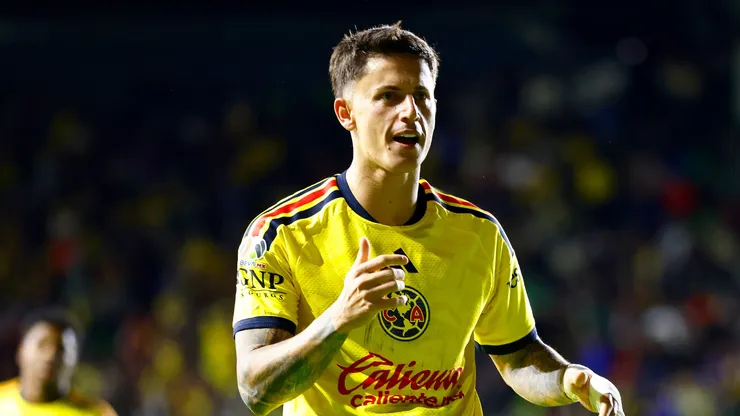 Un árbitro que fue insultado por Brian Rodríguez terminó suspendido.