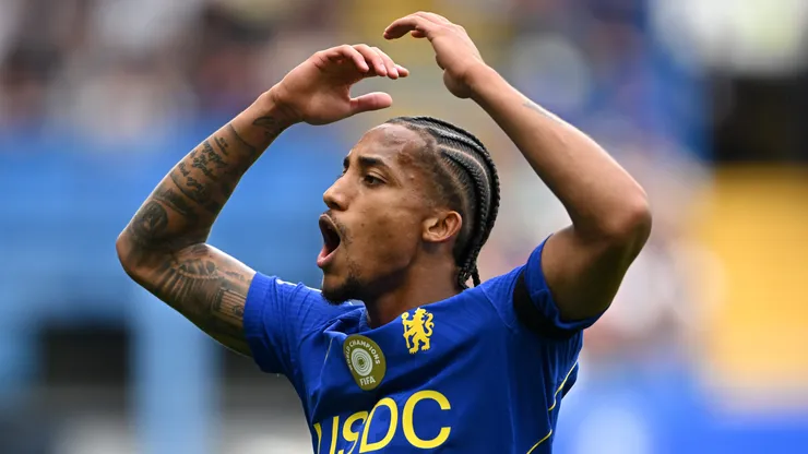 Furor por la falta de Joao Pedro para hoy.