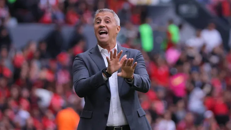 Hernán Crespo, técnico de Atlas