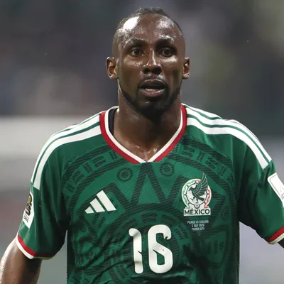 ¿En qué posición quedó Julián Quiñones en el Balón de Oro 2026?