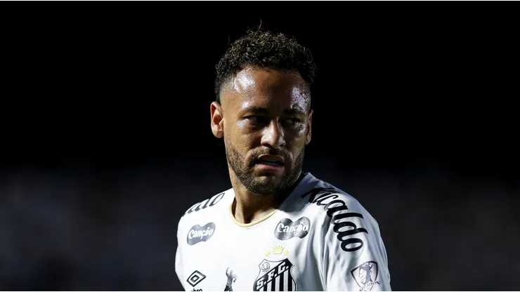 Santos recibe a Palmeiras por el Brasileirao.