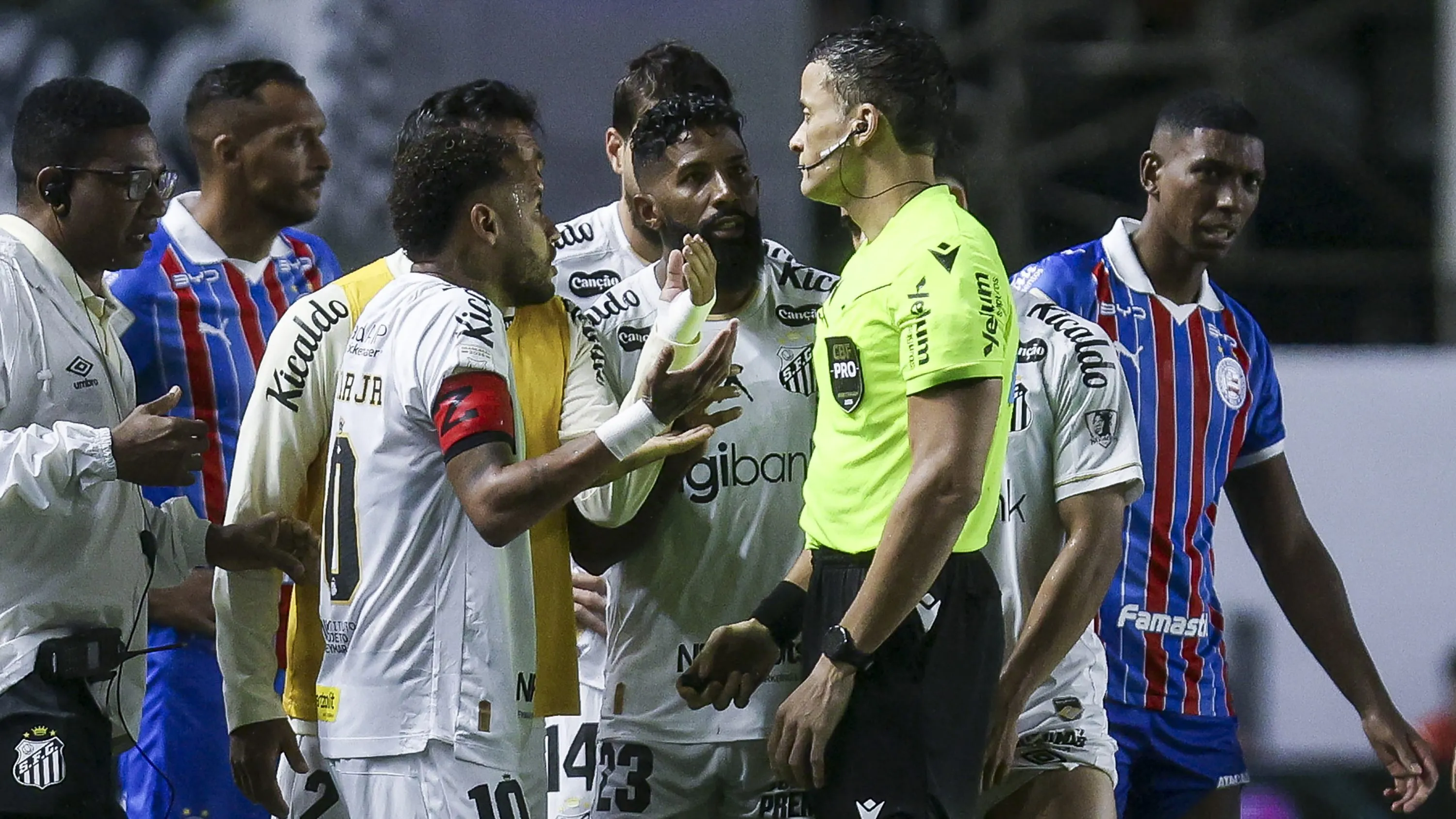 El reclamo de Ney por la expulsión [foto: Getty]