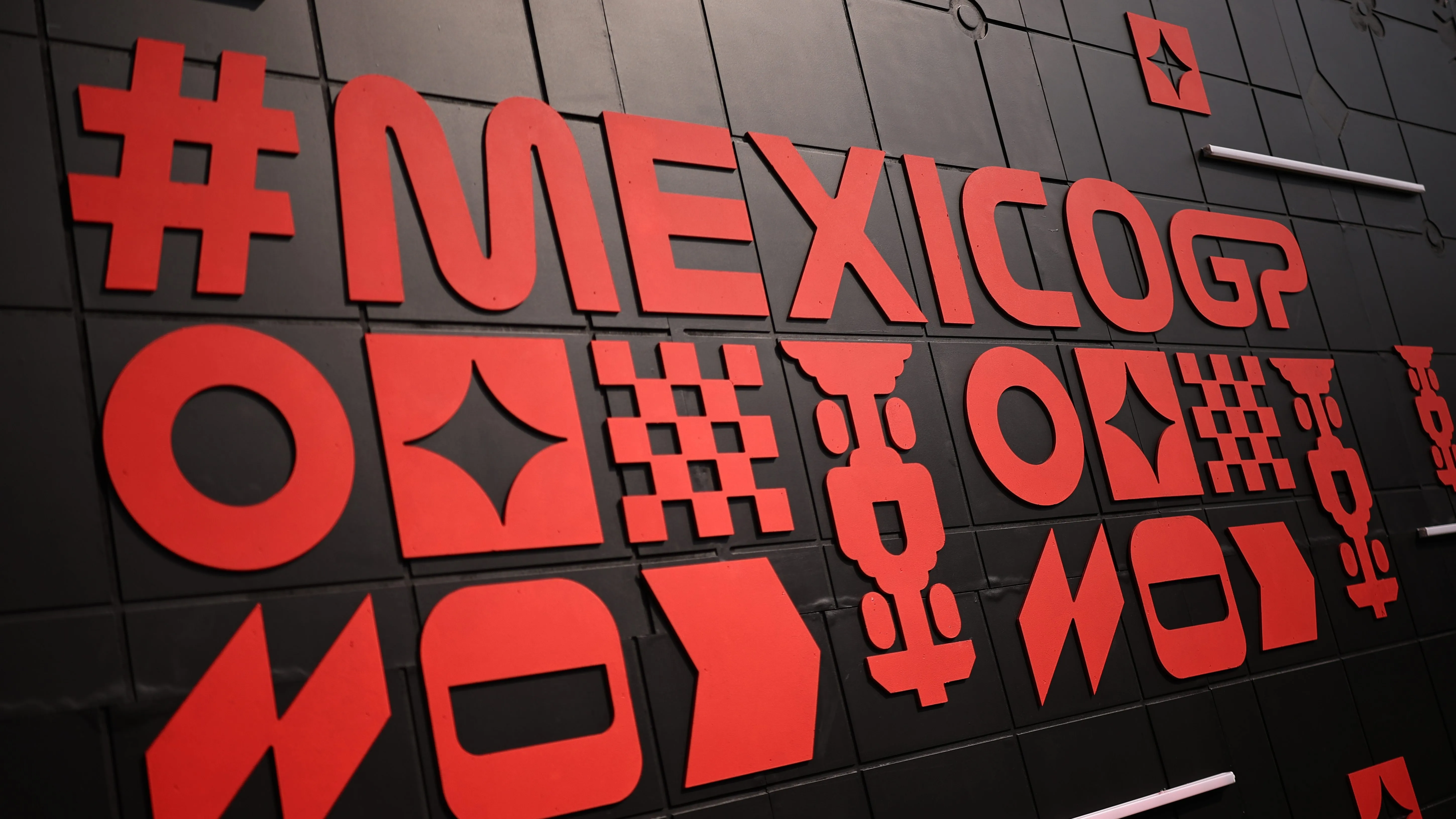 El Paddock ya adornado de México [Foto: Getty]