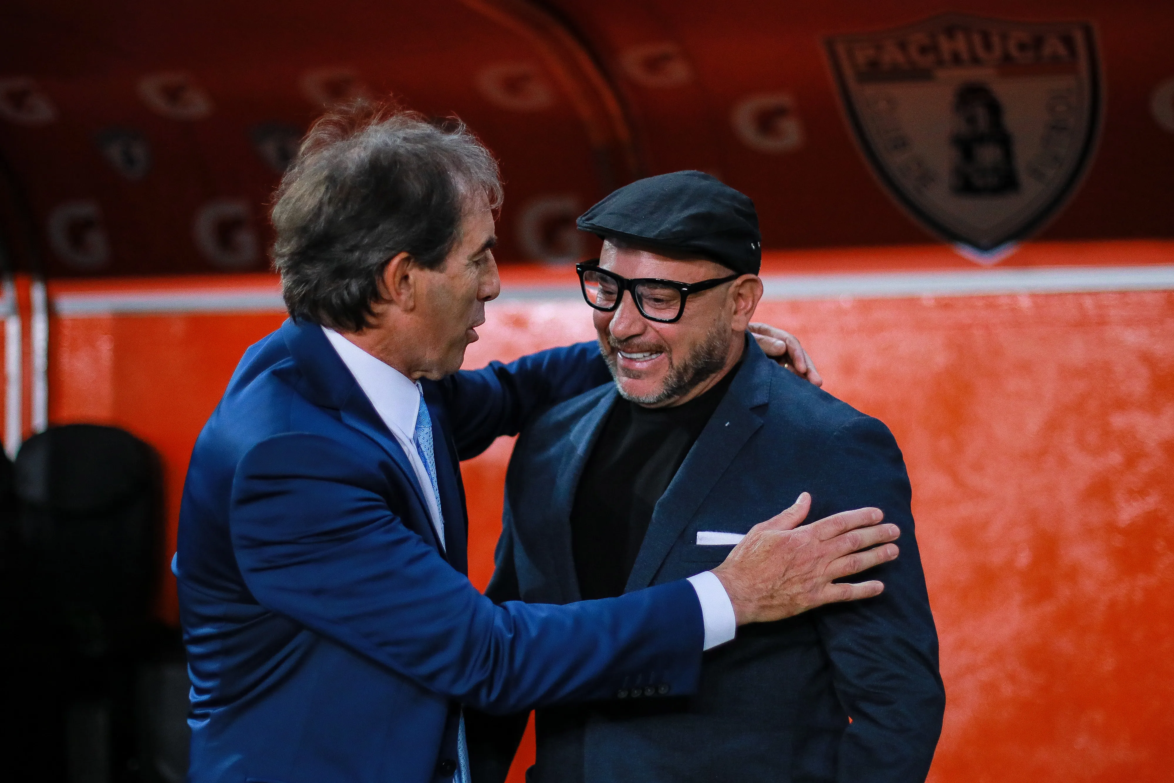 Antonio Mohamed y Guillermo Almada se verán las caras este sábado (Getty Images)