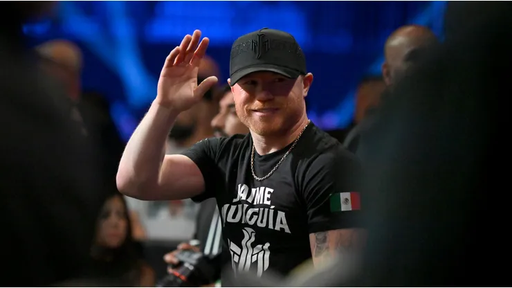 Canelo se mide ante Mbilli en Arabia Saudita.
